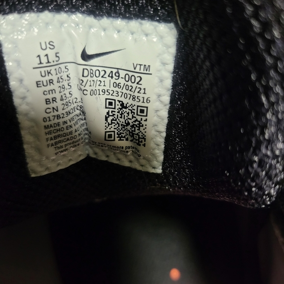 Nike - Picture 5 of 5